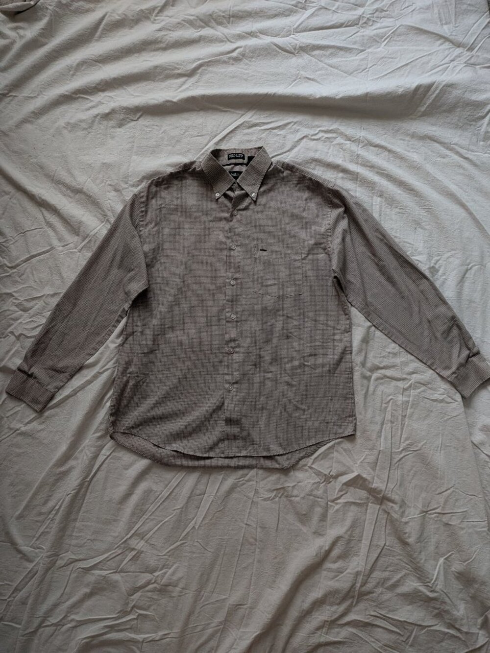 Van Heusen Men's Medium Beige Micro Check Button Down Shirt Wrinkle Free Office